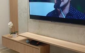 House With Super King And 65 Tv And Big Screen
